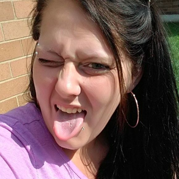 Meet your Posher, Becca - Picture 1 of 1